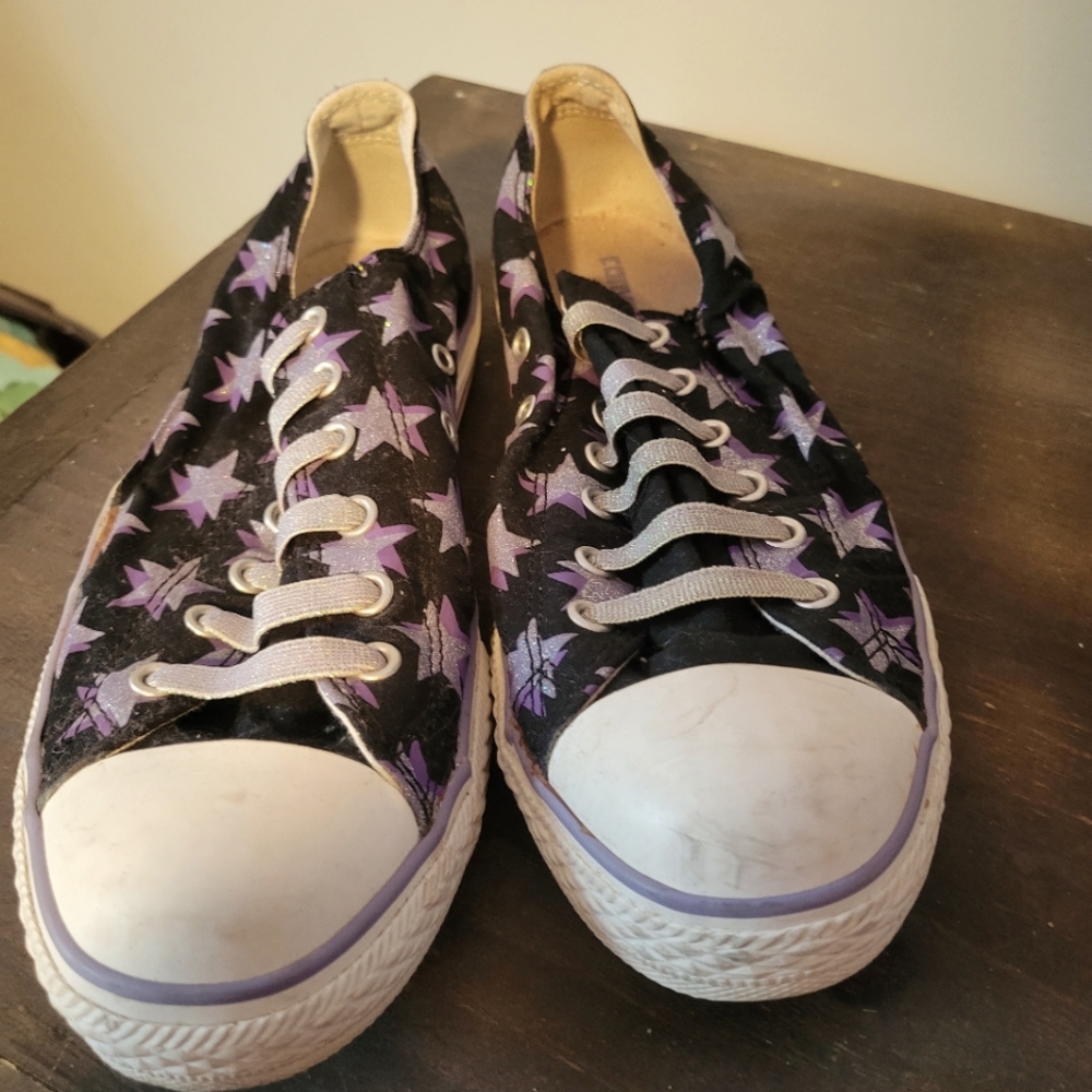 Converse - Picture 1 of 2